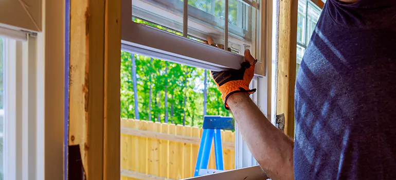 >Bay Window Curtain Rail Track in East Lake-Orient Park, FL